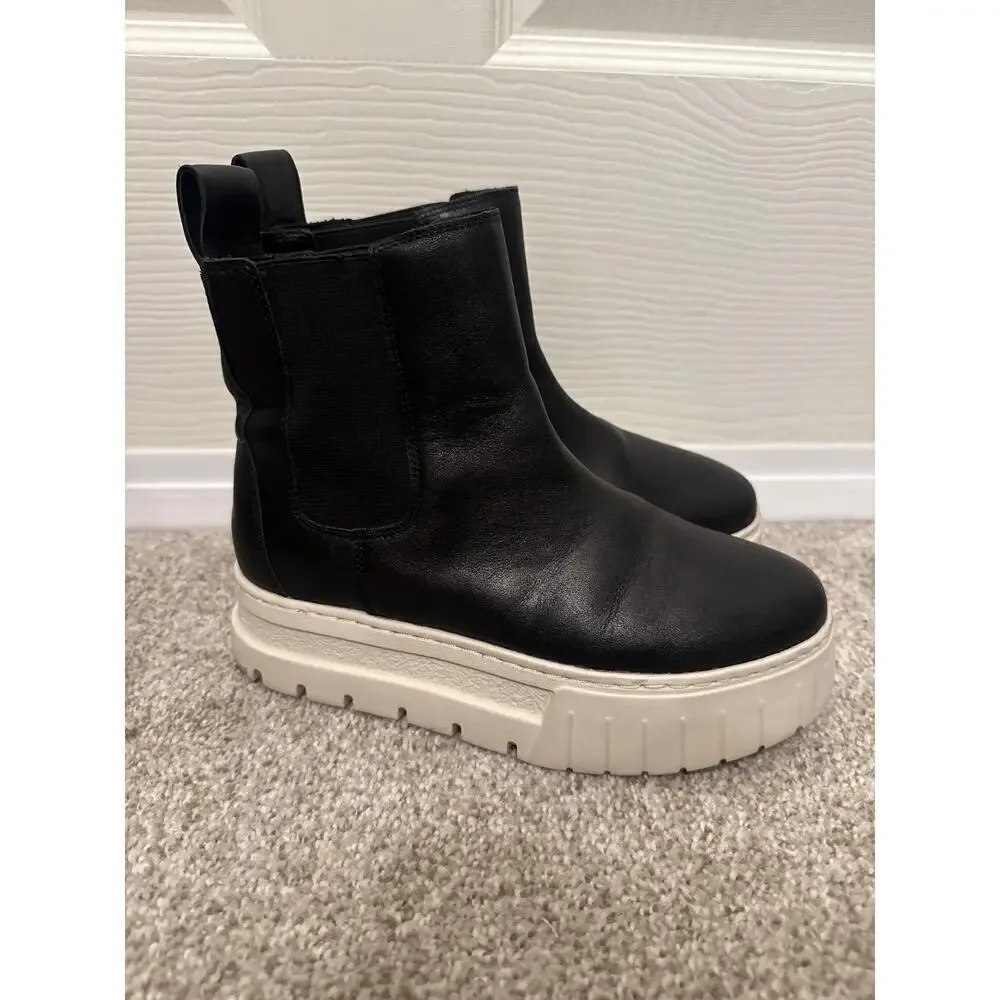 J/Slides Black Leather Rubber Sole Platform W's Riley Chelsea Boot, 6
